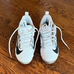 Nike Kids' Alpha Menace 4 Shark Football Cleats size 2.5Y